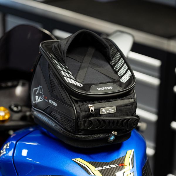 M15R Tank Bag OXFORD, krāsa melna (15 l), montāžas magnēts, izmērs OS
